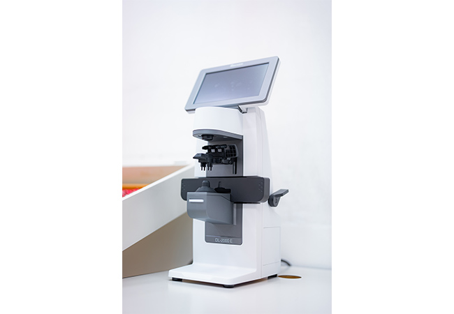 自動レンズメーター